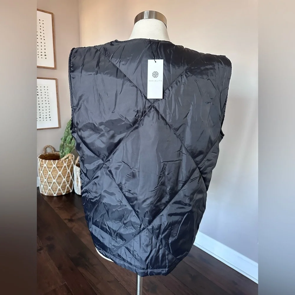 Socialite Quilted Light Weight Puffer Vest Black Womens L/XL NWTs